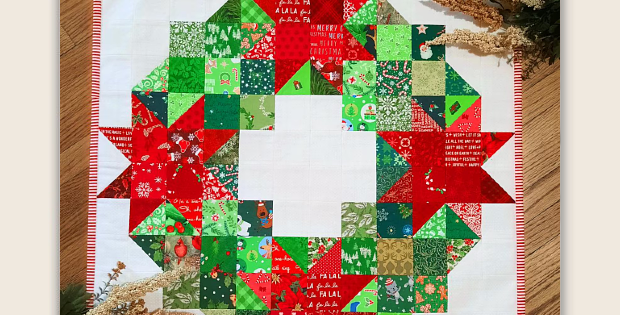 Good Tidings Wreath Mini Quilt Pattern