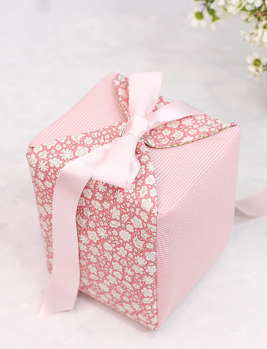 Ribbon Gift Box Pattern