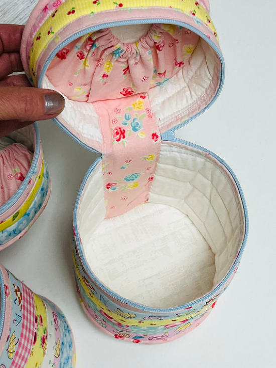 Berry Carry All Case Pattern