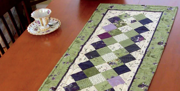 Center Aisle Table Runner Pattern