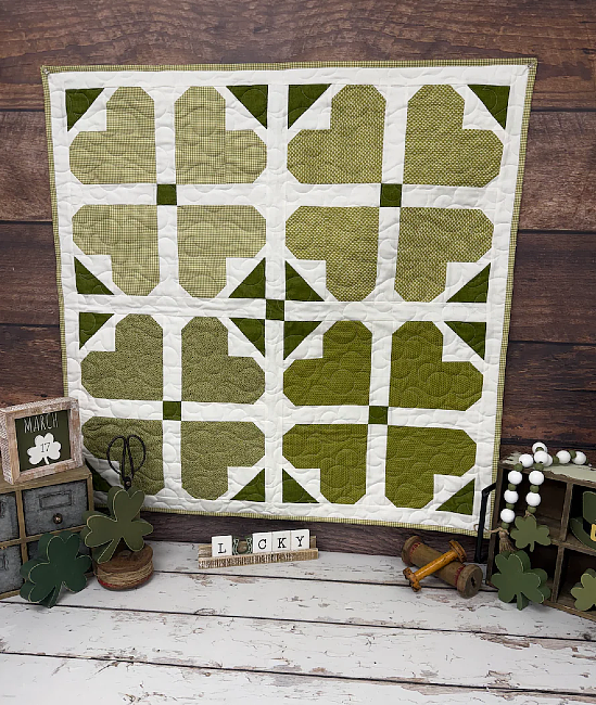 Farmhouse Flowers Table Topper Quilt Pattern