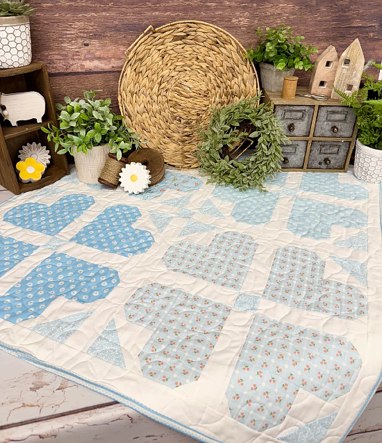Farmhouse Flowers Table Topper Quilt Pattern