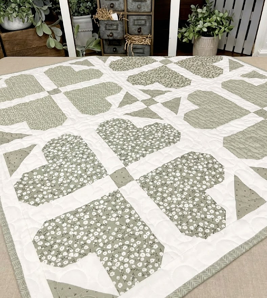 Farmhouse Flowers Table Topper Quilt Pattern